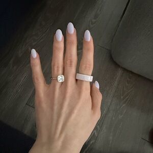 Oura Ring 4 Ceramic in Petal Light Pink size 7